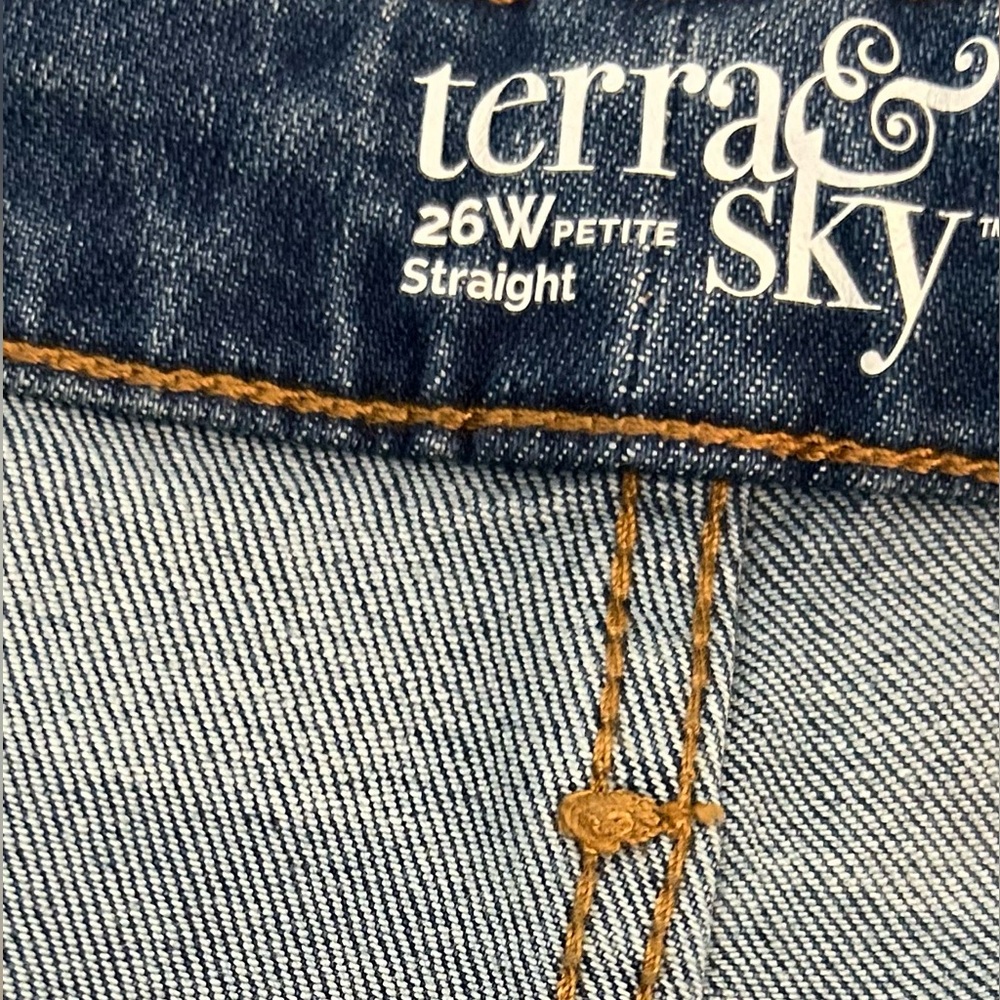 Terra & Sky Women’s Size 26W Petite Straight Leg High-Rise Jeans NWT - Picture 3 of 4